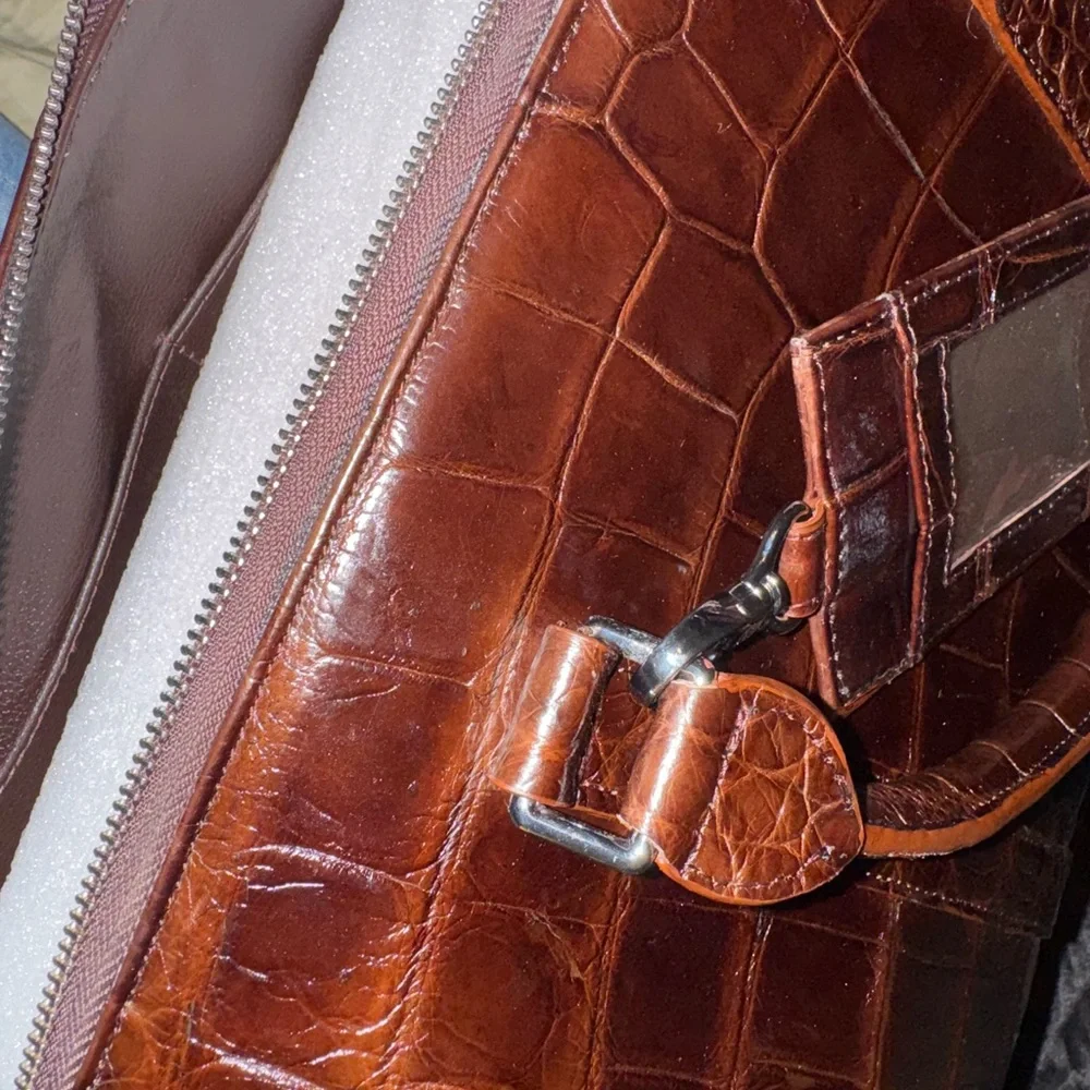 Reserved New UNISEX Genuine Alligator 🐊 Duffel Bag - Picture 3 of 10